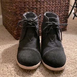 TOMS Burlap Suede Desert Wedge